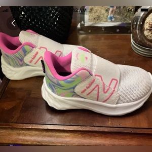 New Balance ROAV tennis shoes